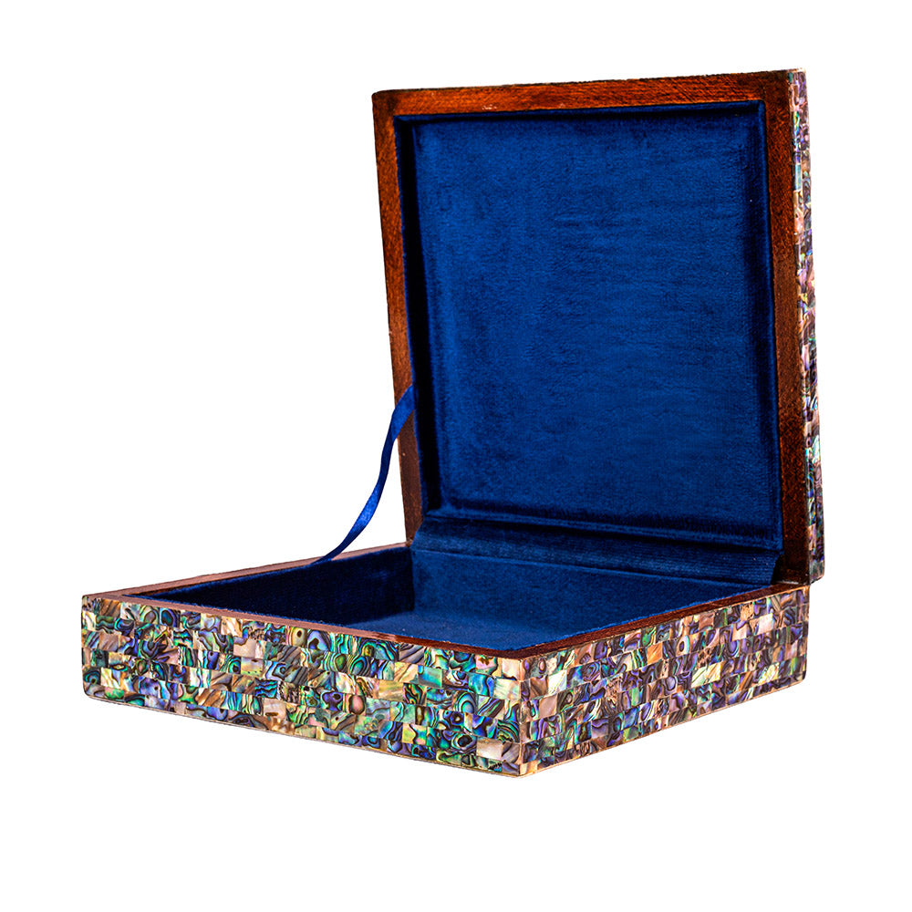 Egyptian jewelry box inlaid with mother of pearl