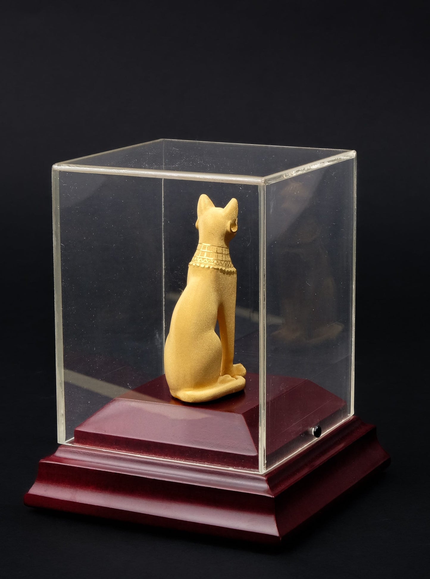 Gorgeous Glass Box with the Egyptian statue of goddess Bastet Cat made in Egypt