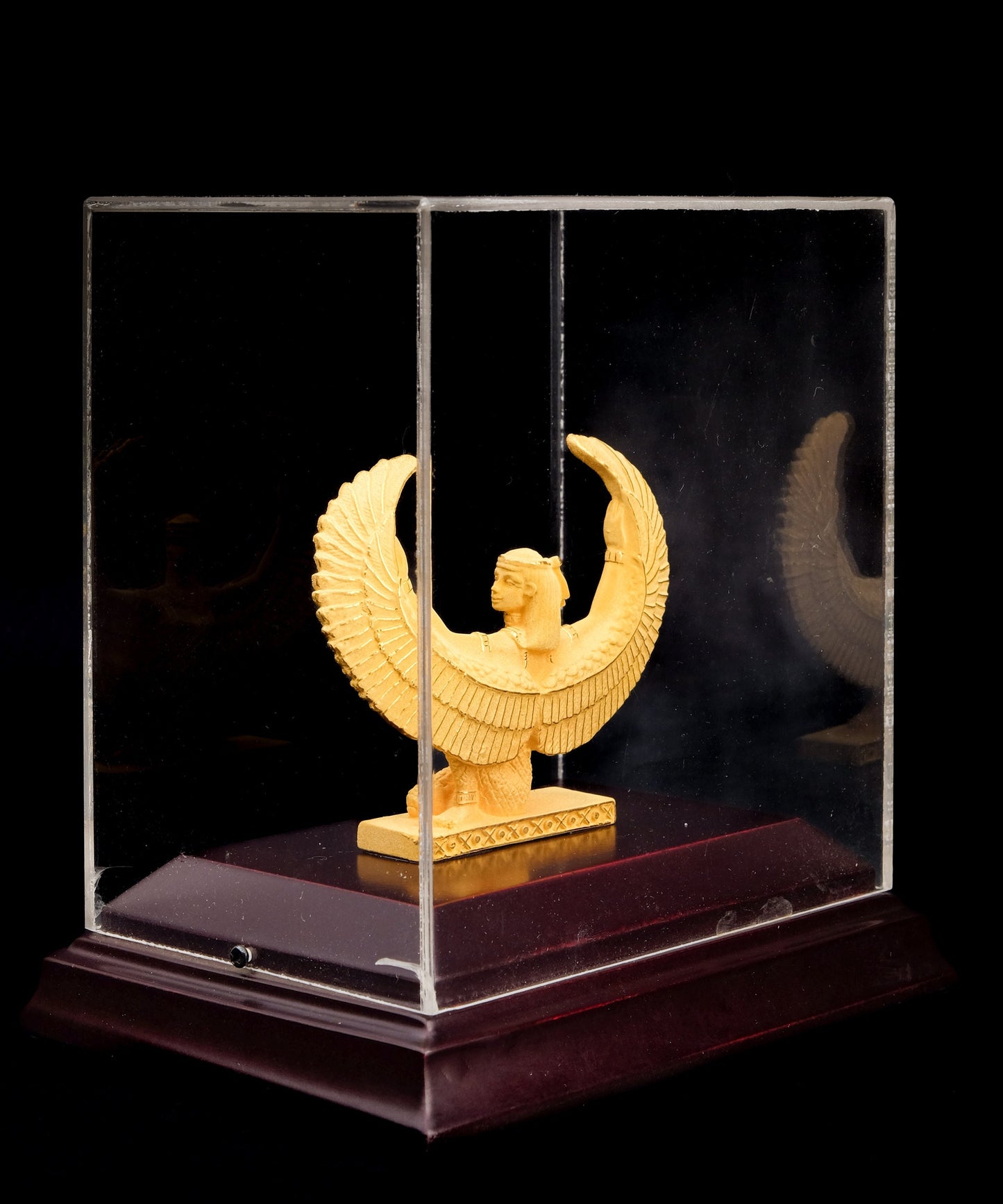 Unique ancient Egyptian statue of Isis open wings inside beautiful Glasses Box made in Egypt