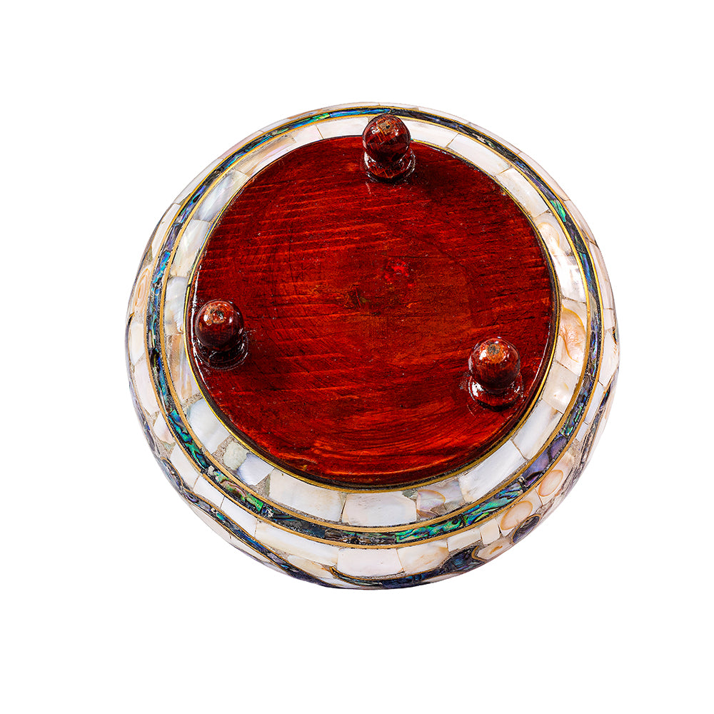 Egyptian jewelry box inlaid with mother of pearl and Brass