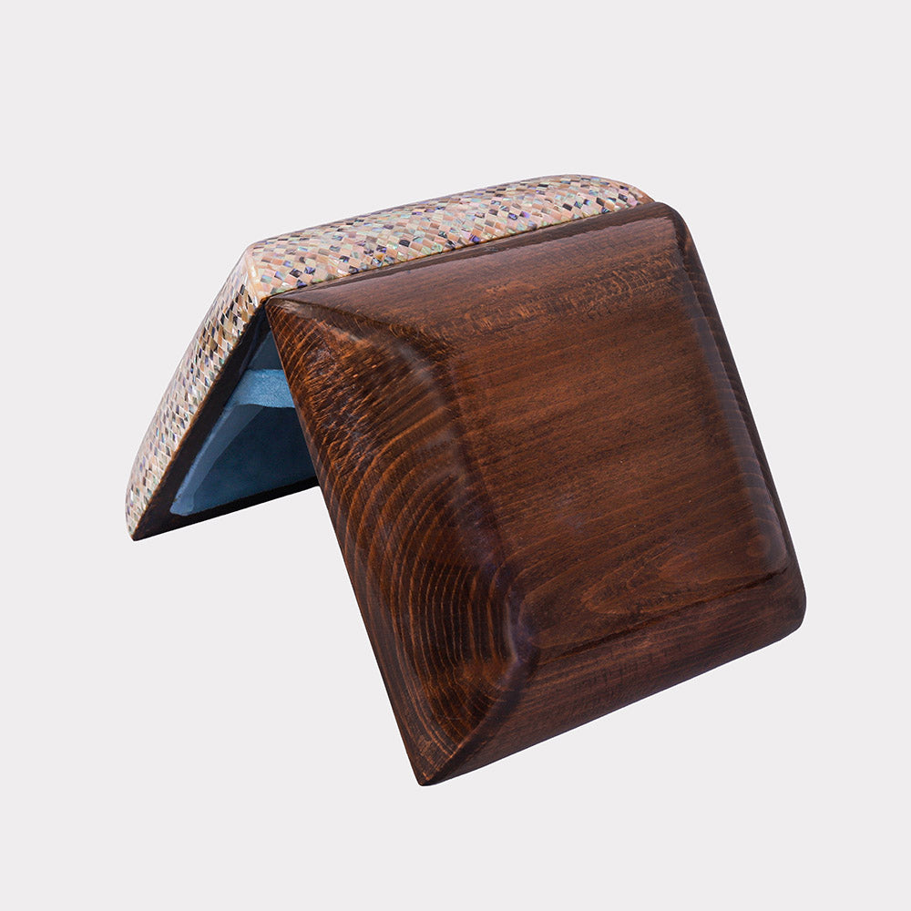 Egyptian jewelry box inlaid with mother of pearl