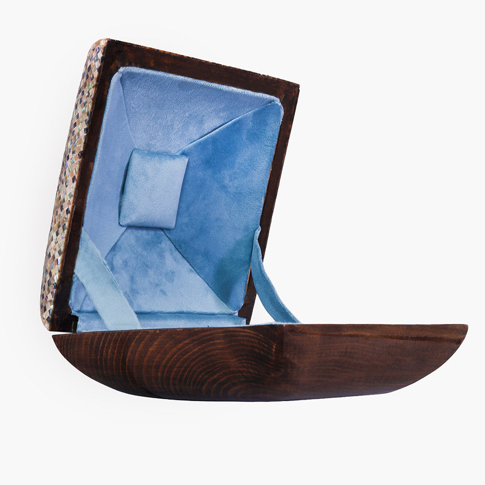 Egyptian jewelry box inlaid with mother of pearl