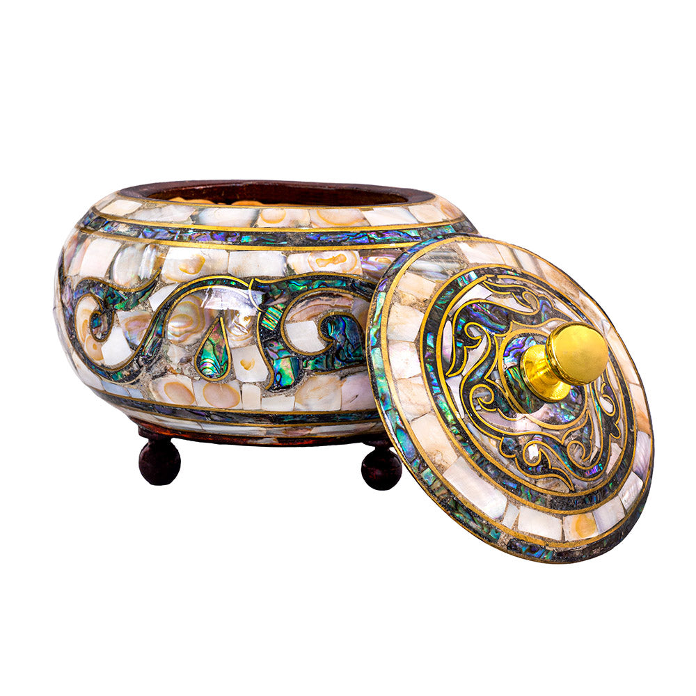 Egyptian jewelry box inlaid with mother of pearl and Brass