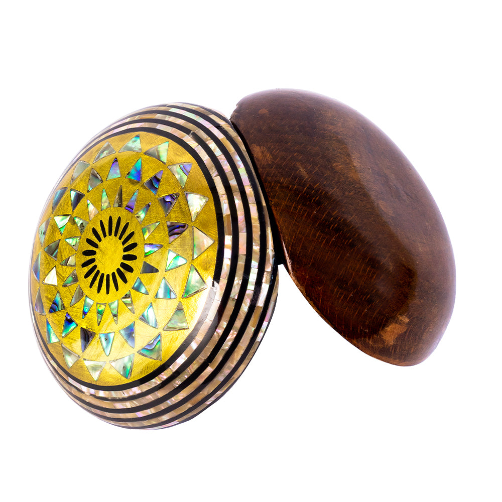Egyptian jewelry box inlaid with mother of pearl and Brass
