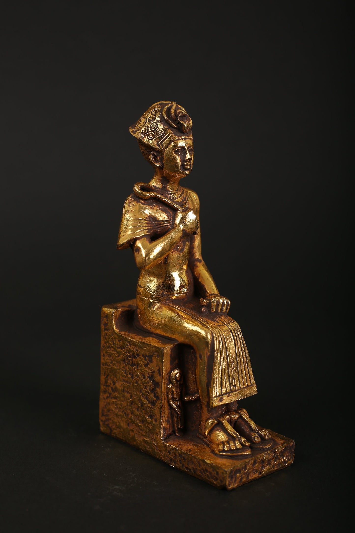 Statue of king Ramses II made of polystone gold leaf hand Paint