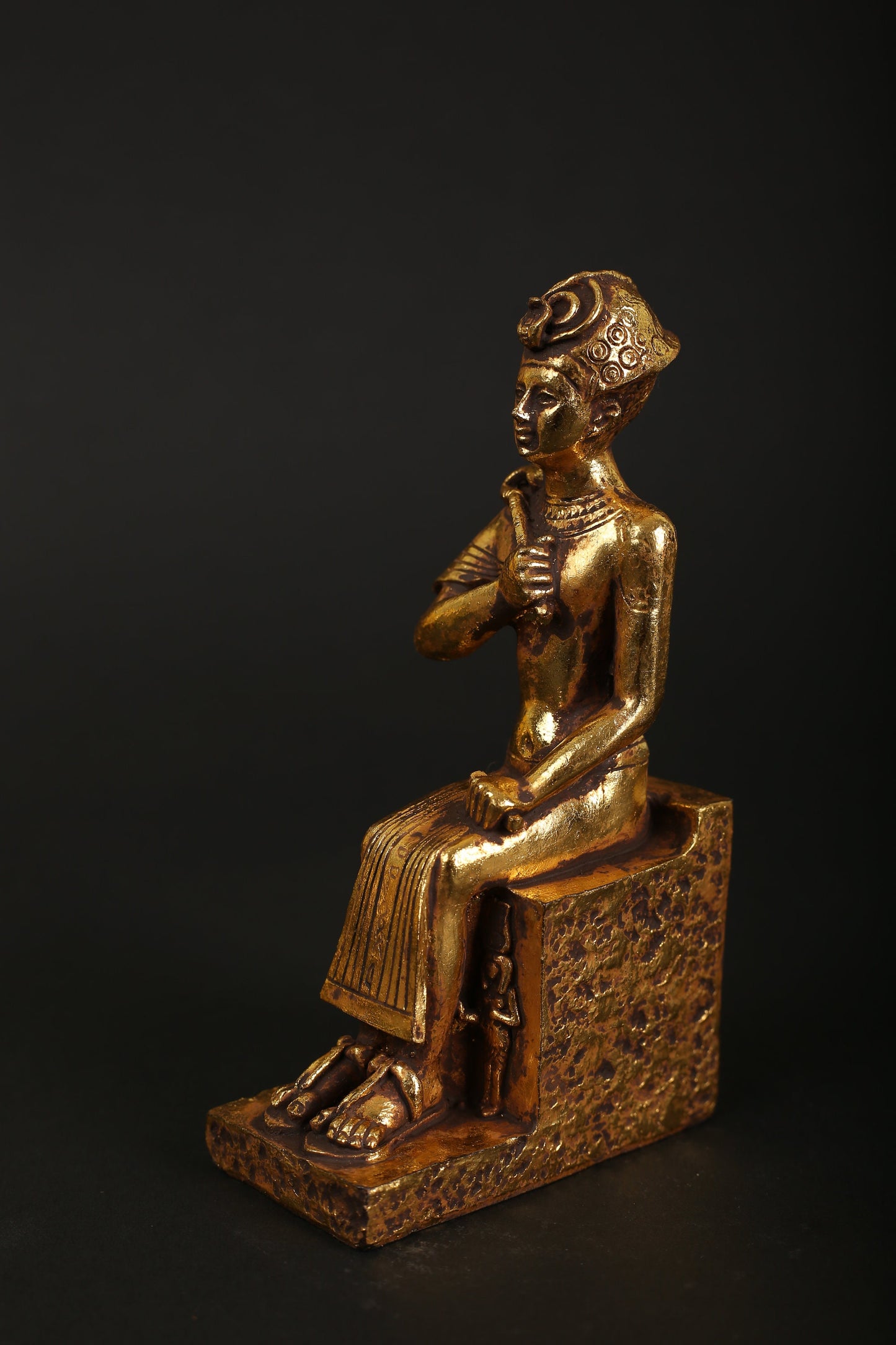 Statue of king Ramses II made of polystone gold leaf hand Paint