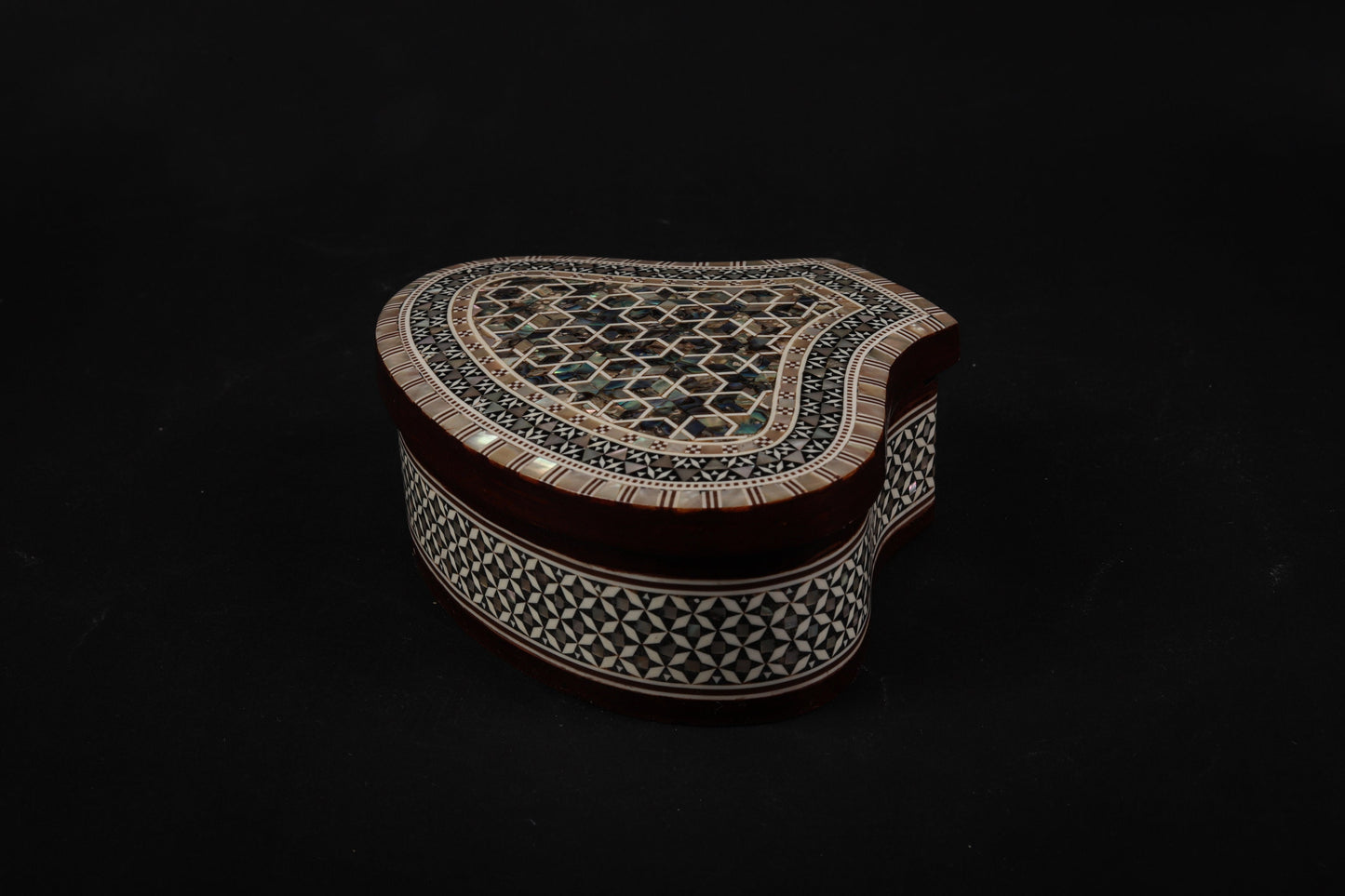 Jewelry box made of mother pearl and wood made in Egypt