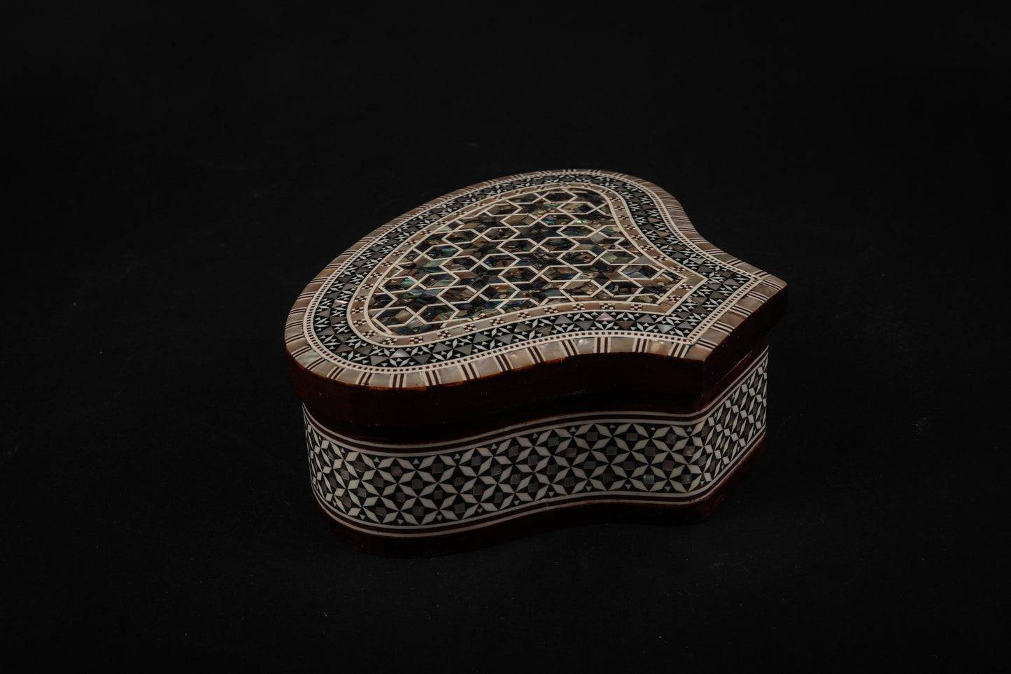 Jewelry box made of mother pearl and wood made in Egypt