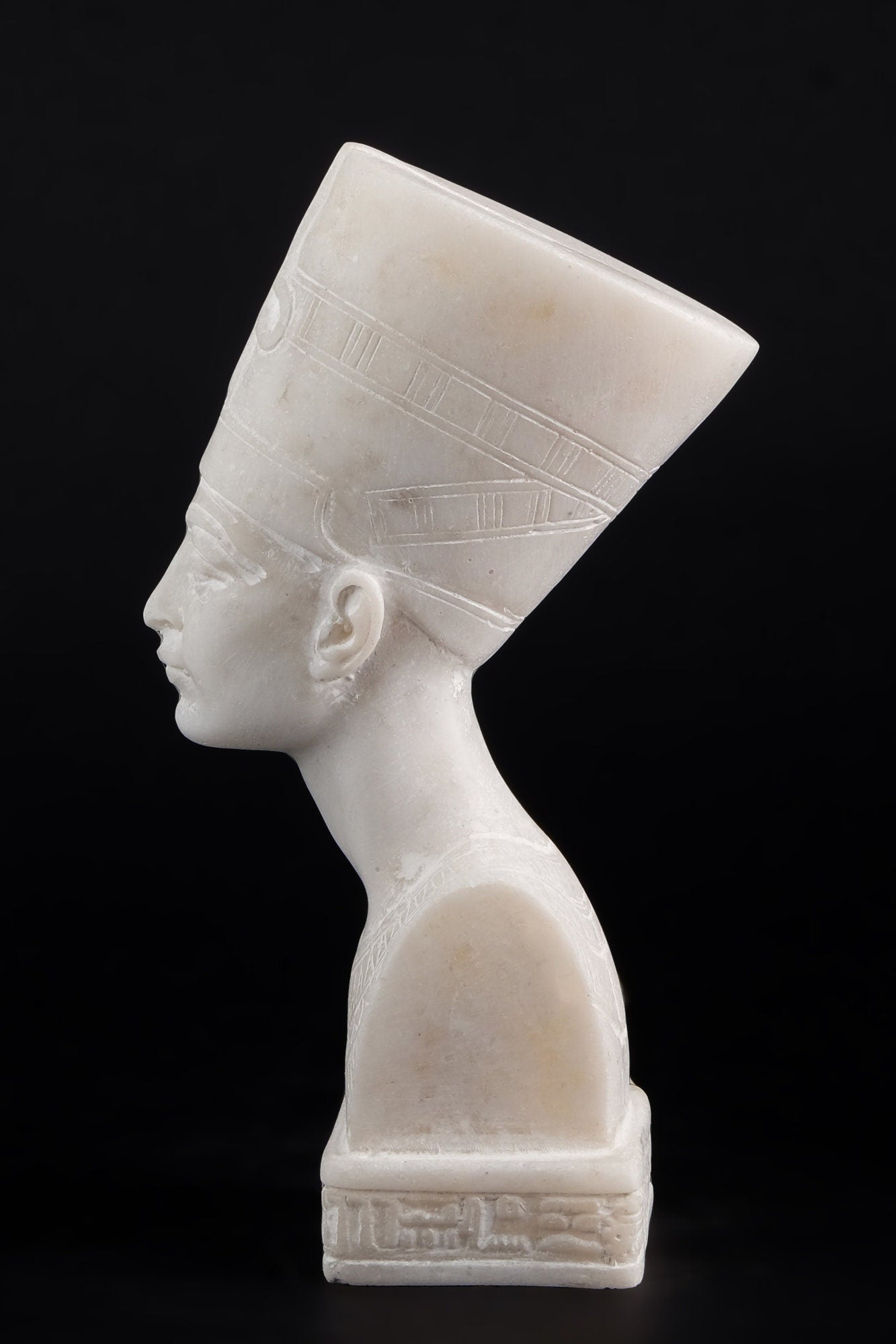 Statue of Egyptian Art Queen Nefertiti Bust Sculpture white marble stone - made in Egypt