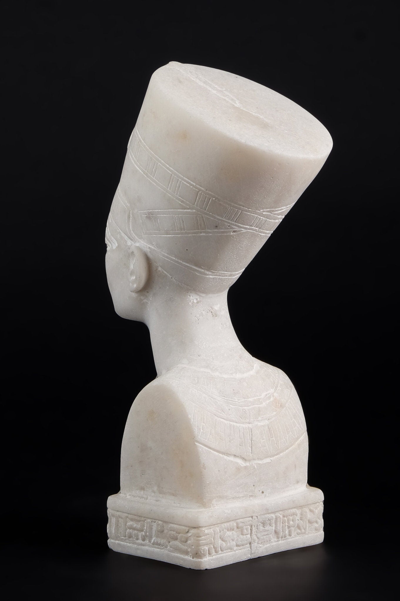 Statue of Egyptian Art Queen Nefertiti Bust Sculpture white marble stone - made in Egypt