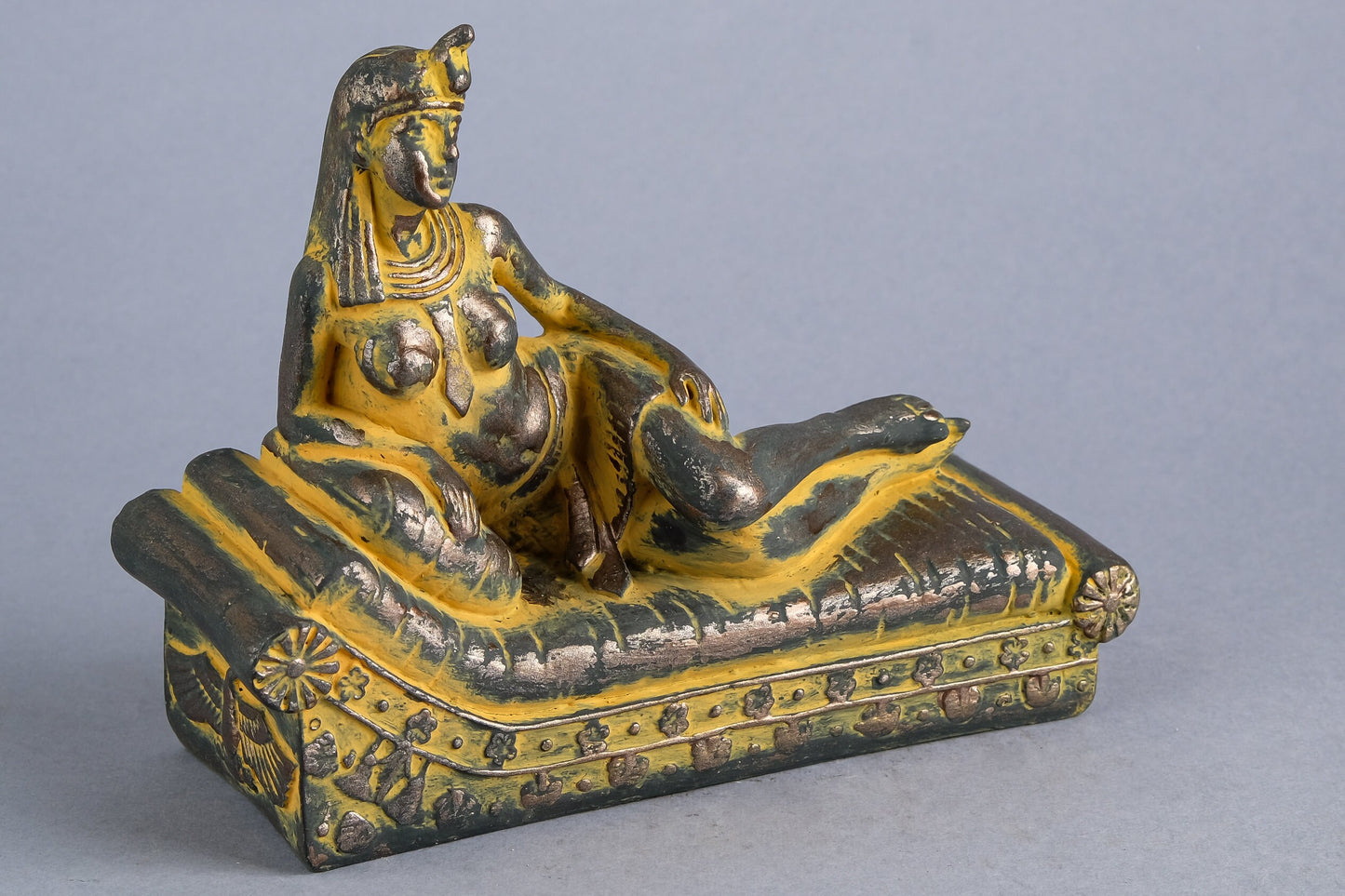 Statue of Egyptian Queen Cleopatra Lying on the bed Lounge black solid stone made in Egypt - new style work