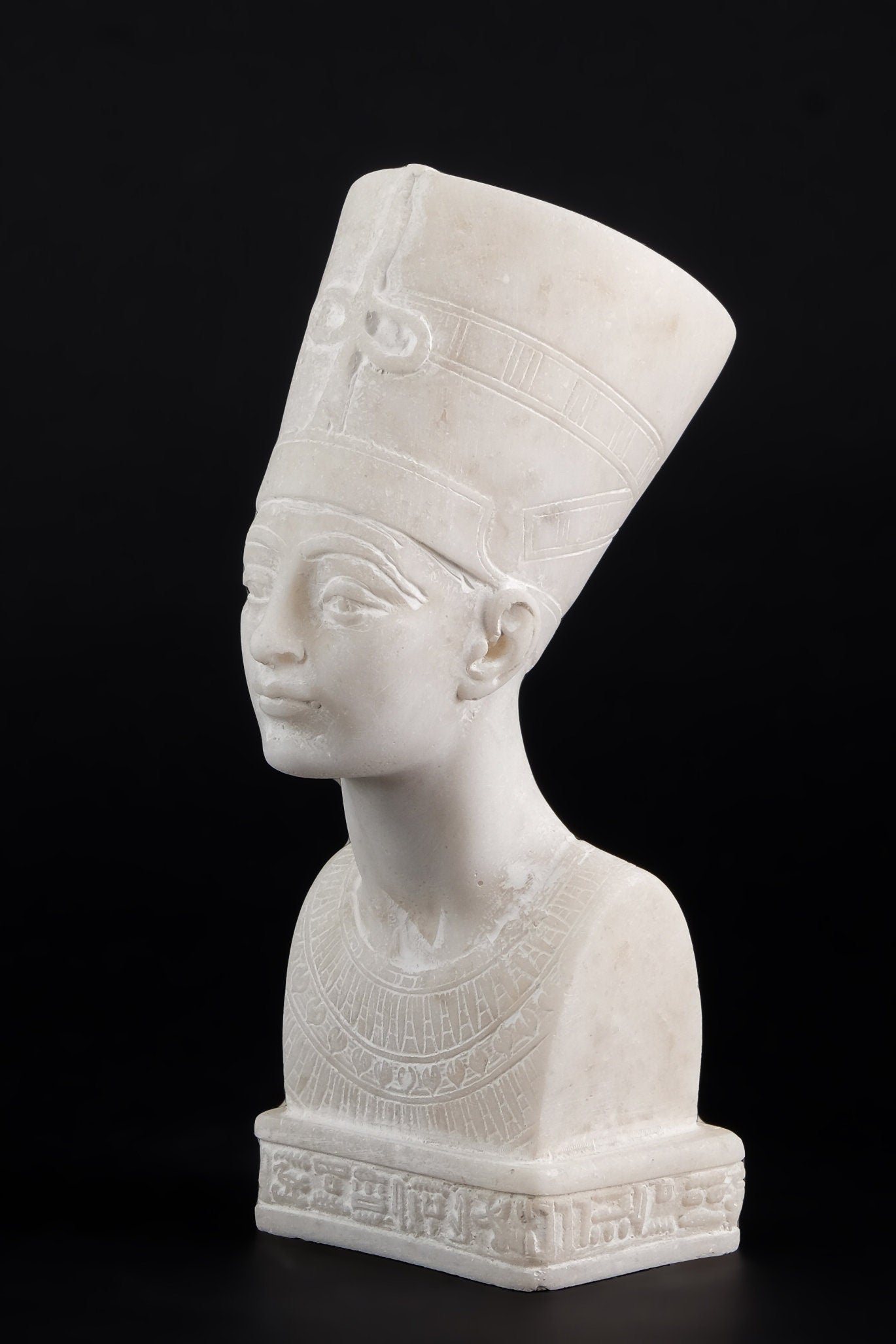 Statue of Egyptian Art Queen Nefertiti Bust Sculpture white marble stone - made in Egypt