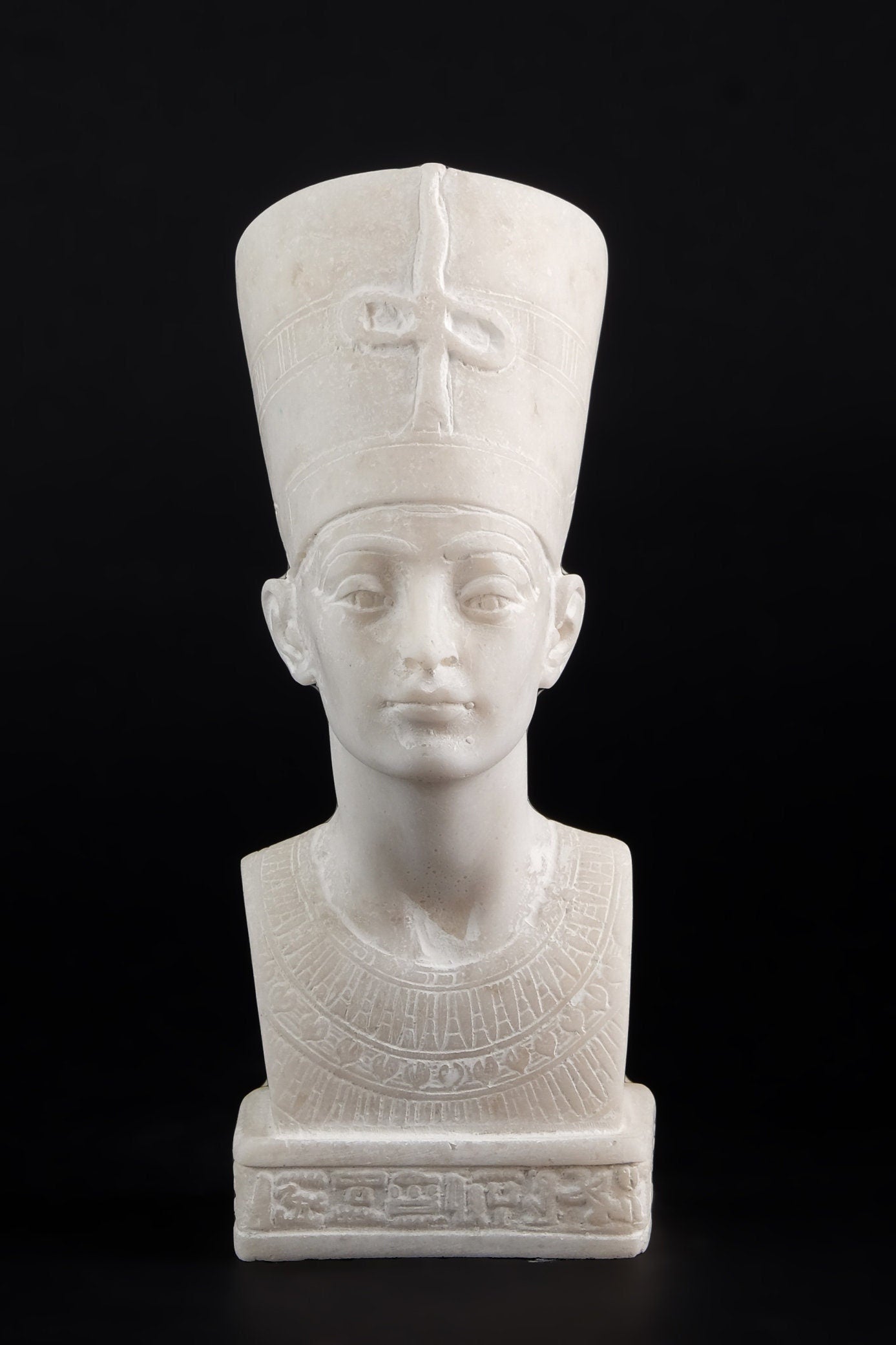 Statue of Egyptian Art Queen Nefertiti Bust Sculpture white marble stone - made in Egypt