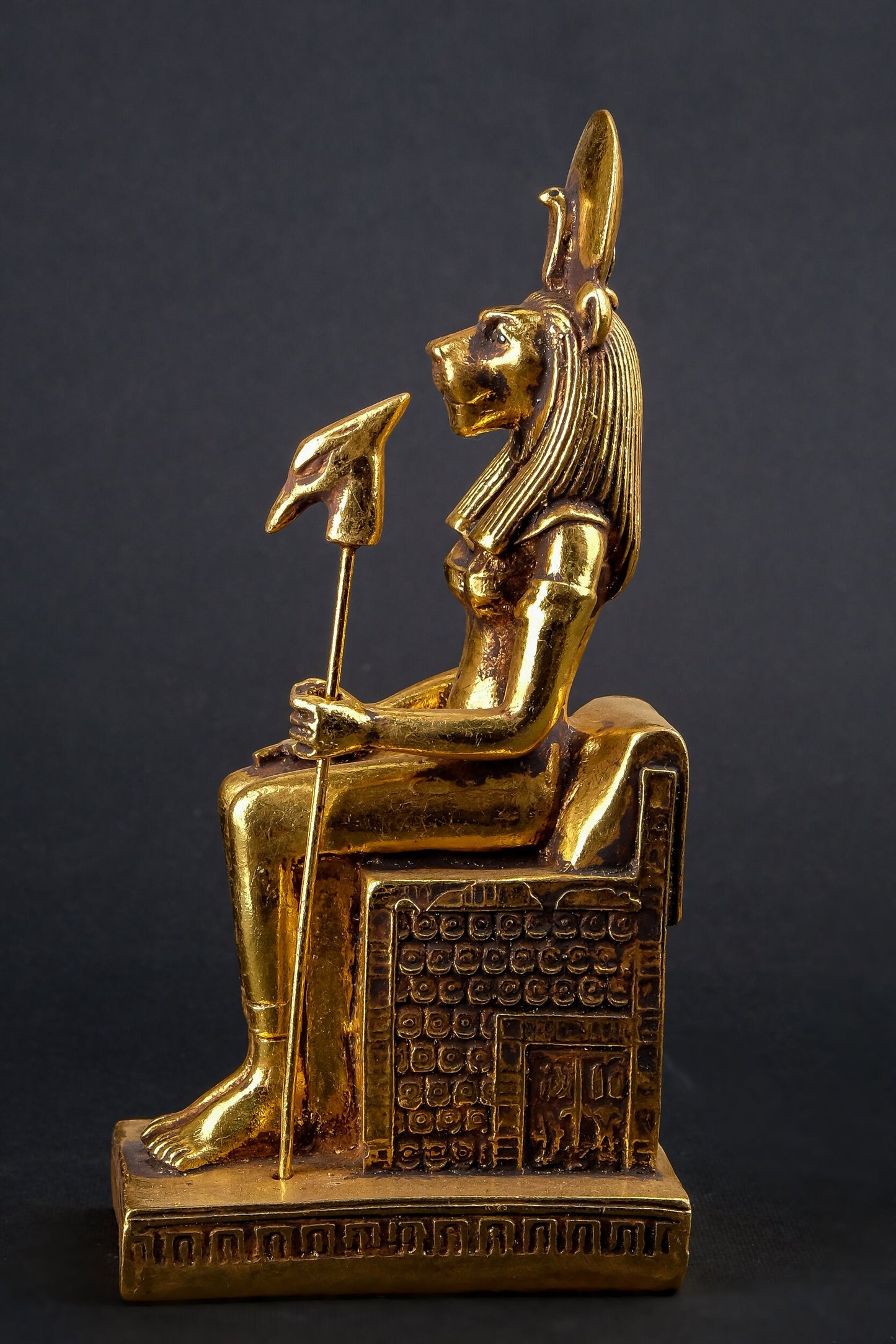 Ancient Egyptian statue of Sekhmet, symbol of war seated unique gold leaf hand painted made in Egypt