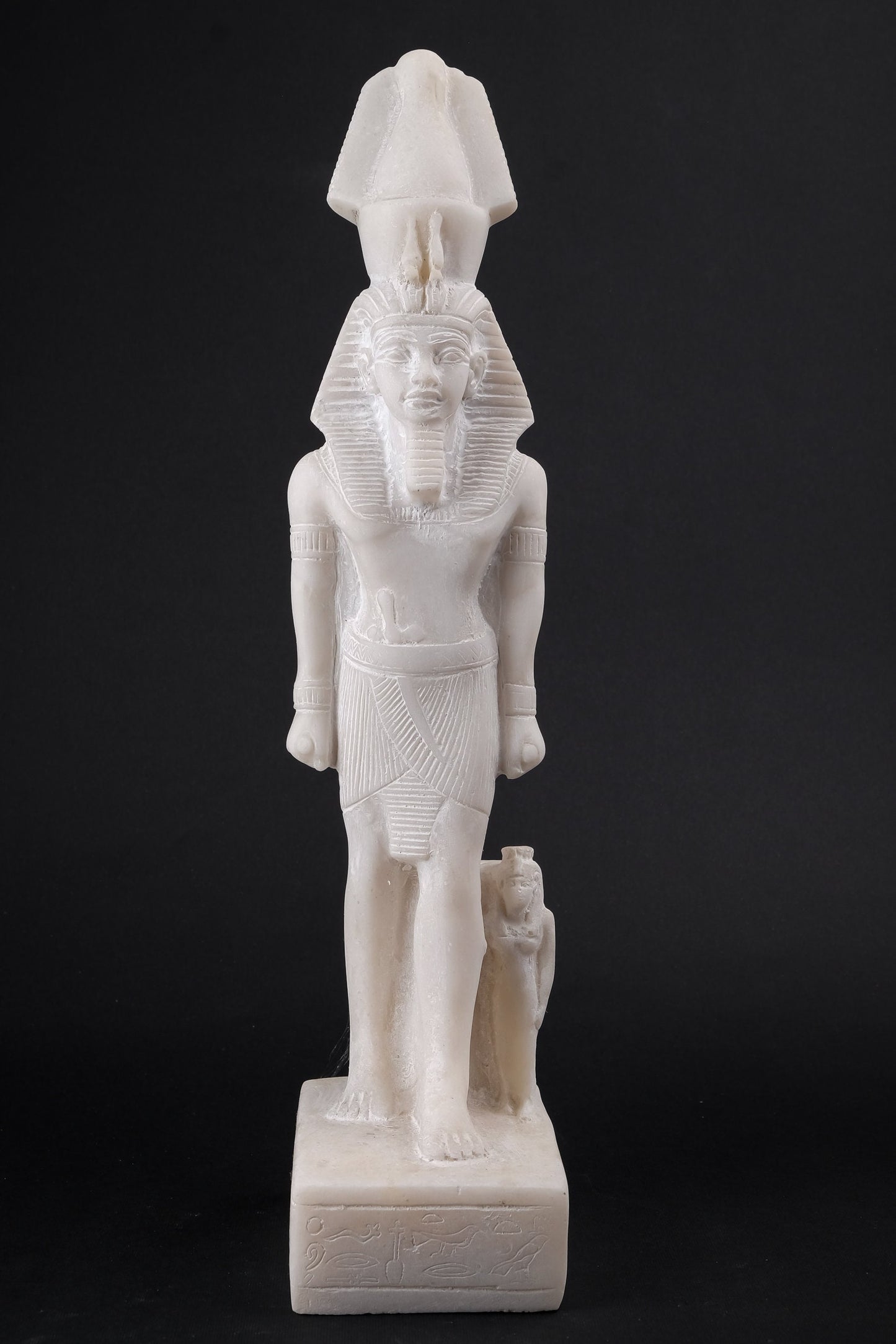 Unique statue of Egyptian Art pharaoh king Ramesses II, large heavy alabaster stone made in Egypt