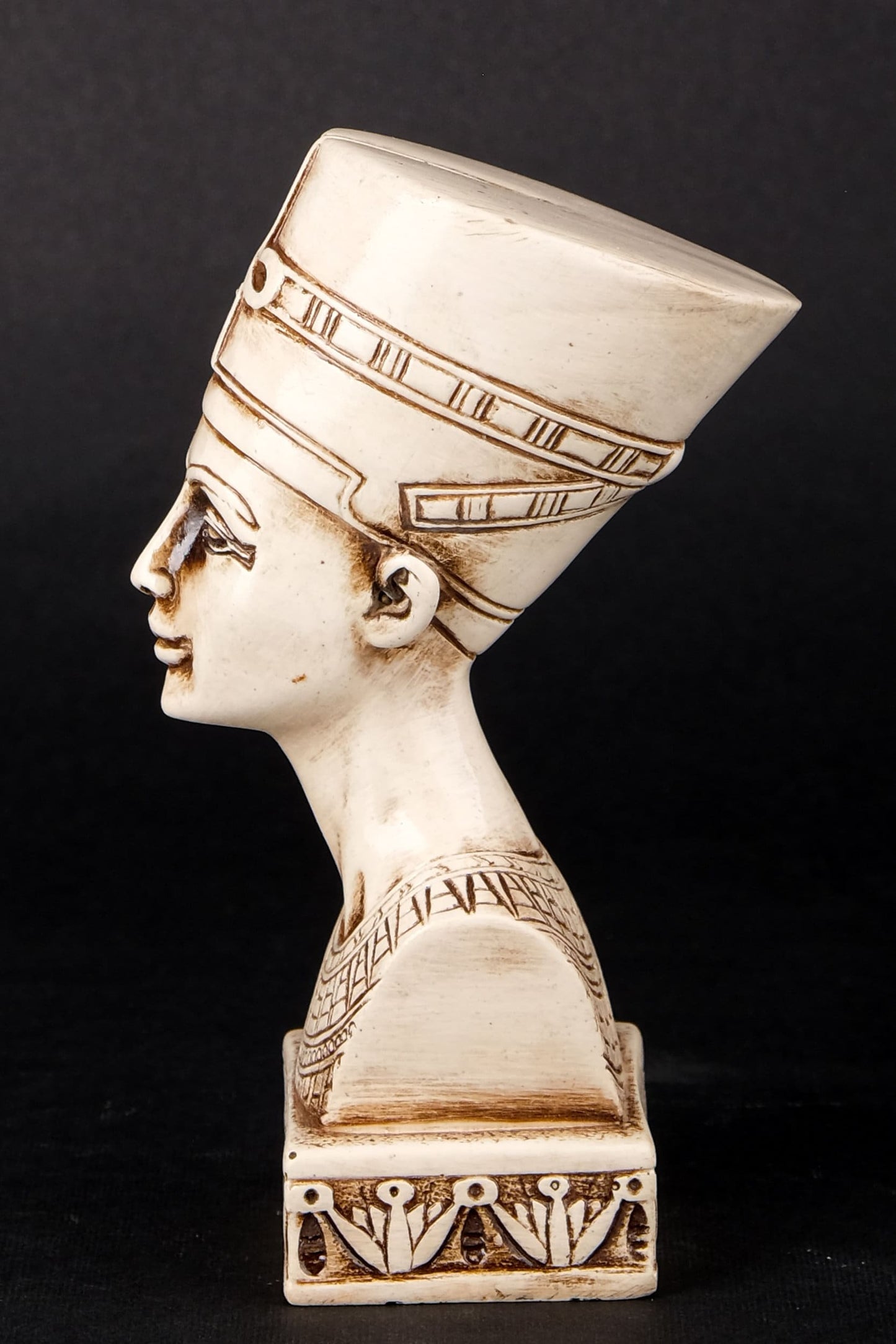 Statue of Egyptian Queen Nefertiti solid stone made in Egypt - Nefertiti was a queen of Egypt and wife of king Akhenaton