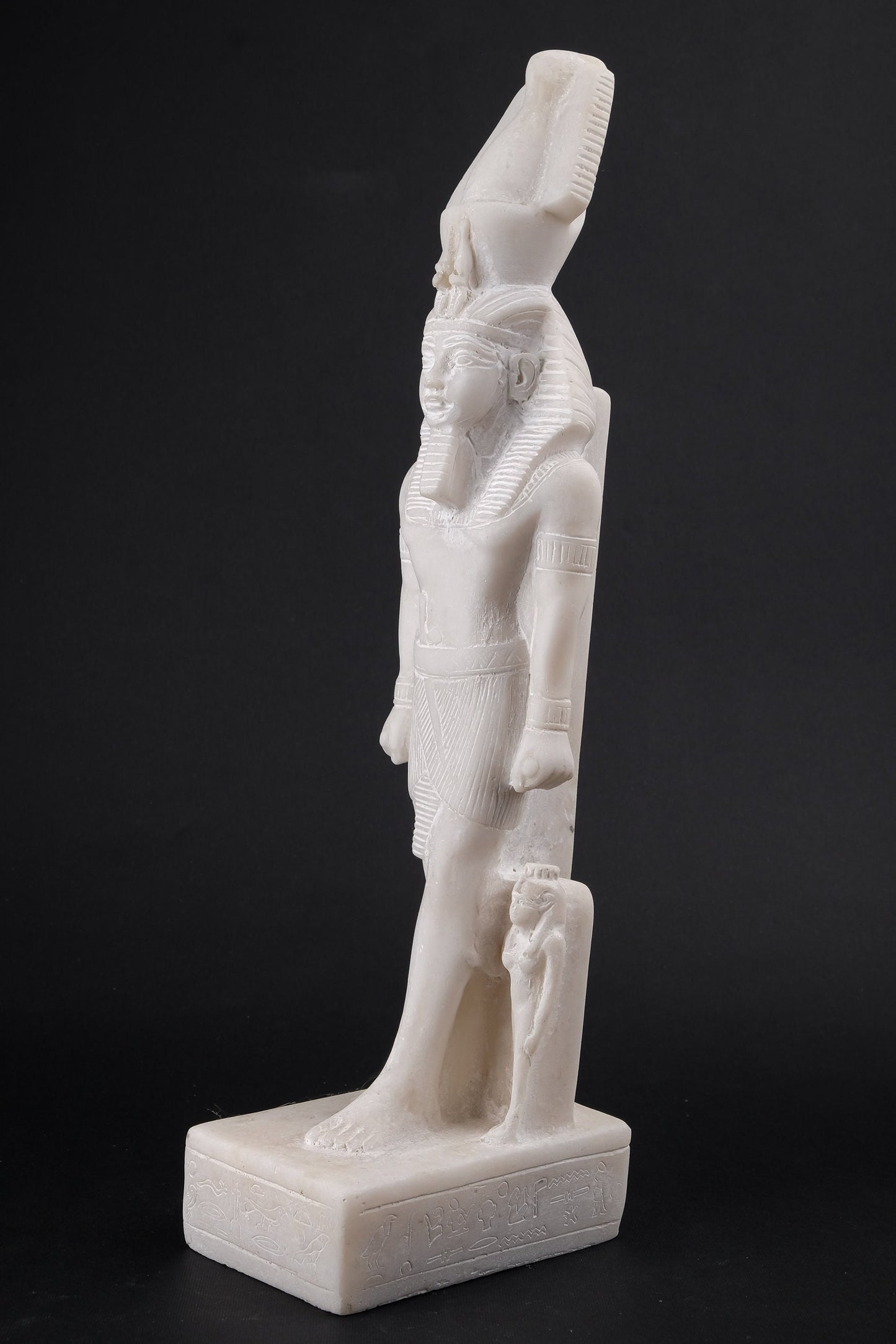 Unique statue of Egyptian Art pharaoh king Ramesses II, large heavy alabaster stone made in Egypt