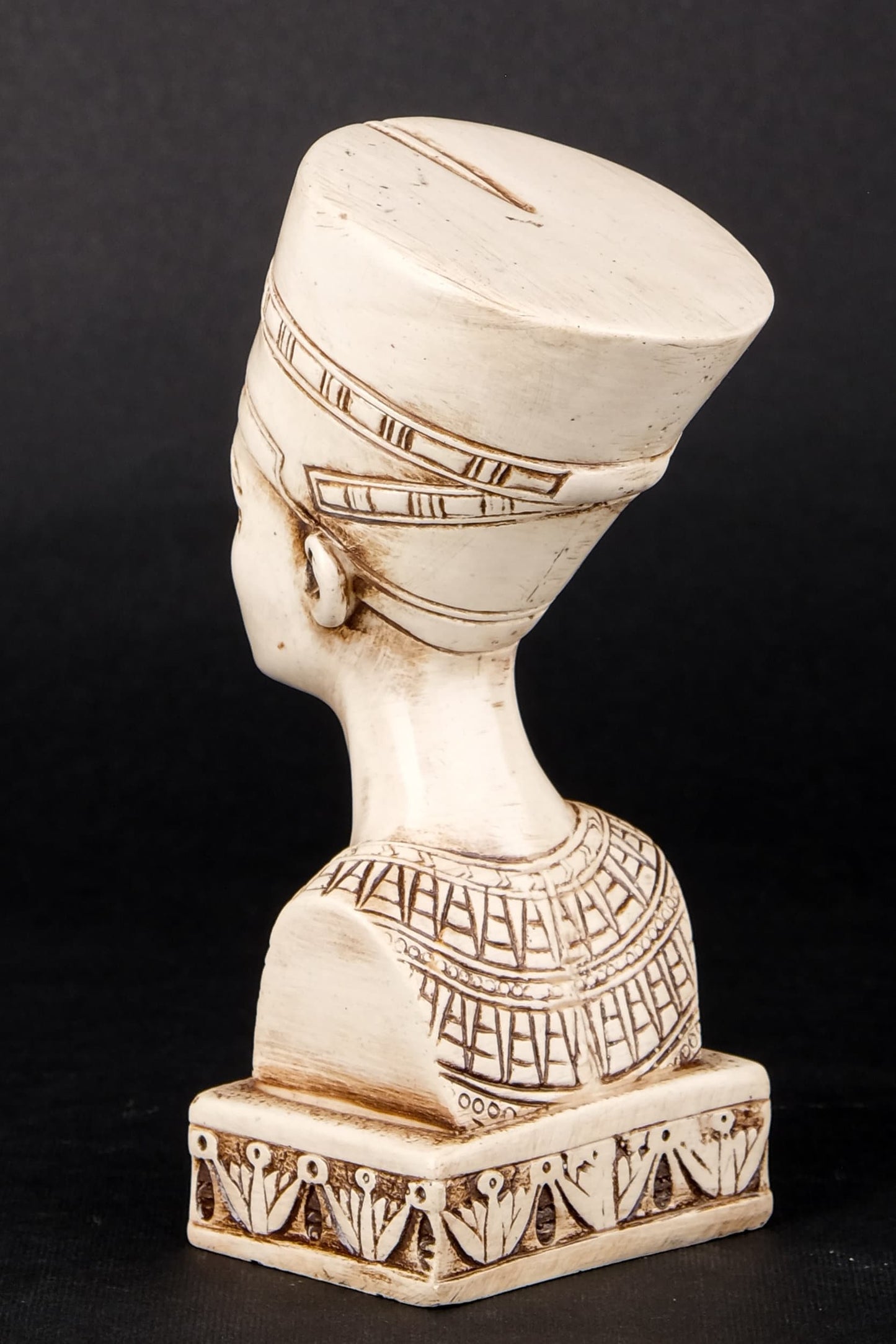 Statue of Egyptian Queen Nefertiti solid stone made in Egypt - Nefertiti was a queen of Egypt and wife of king Akhenaton