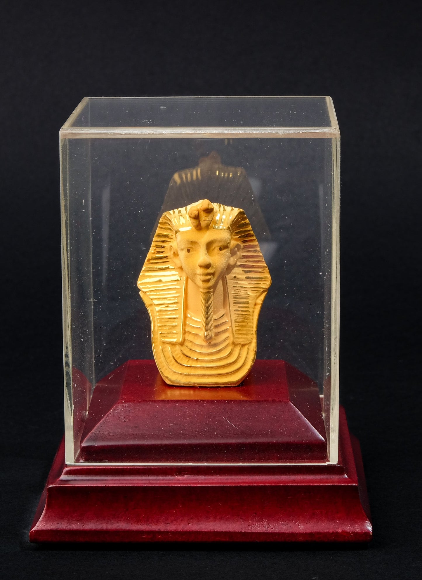 Gorgeous Glass Box with the Egyptian King Tutankhamun made in Egypt