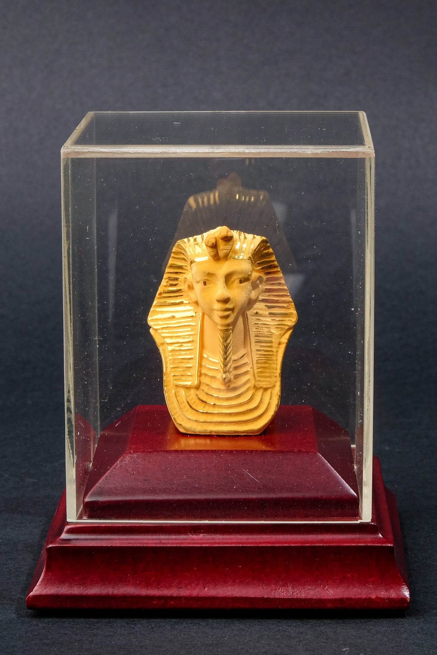 Gorgeous Glass Box with the Egyptian King Tutankhamun made in Egypt